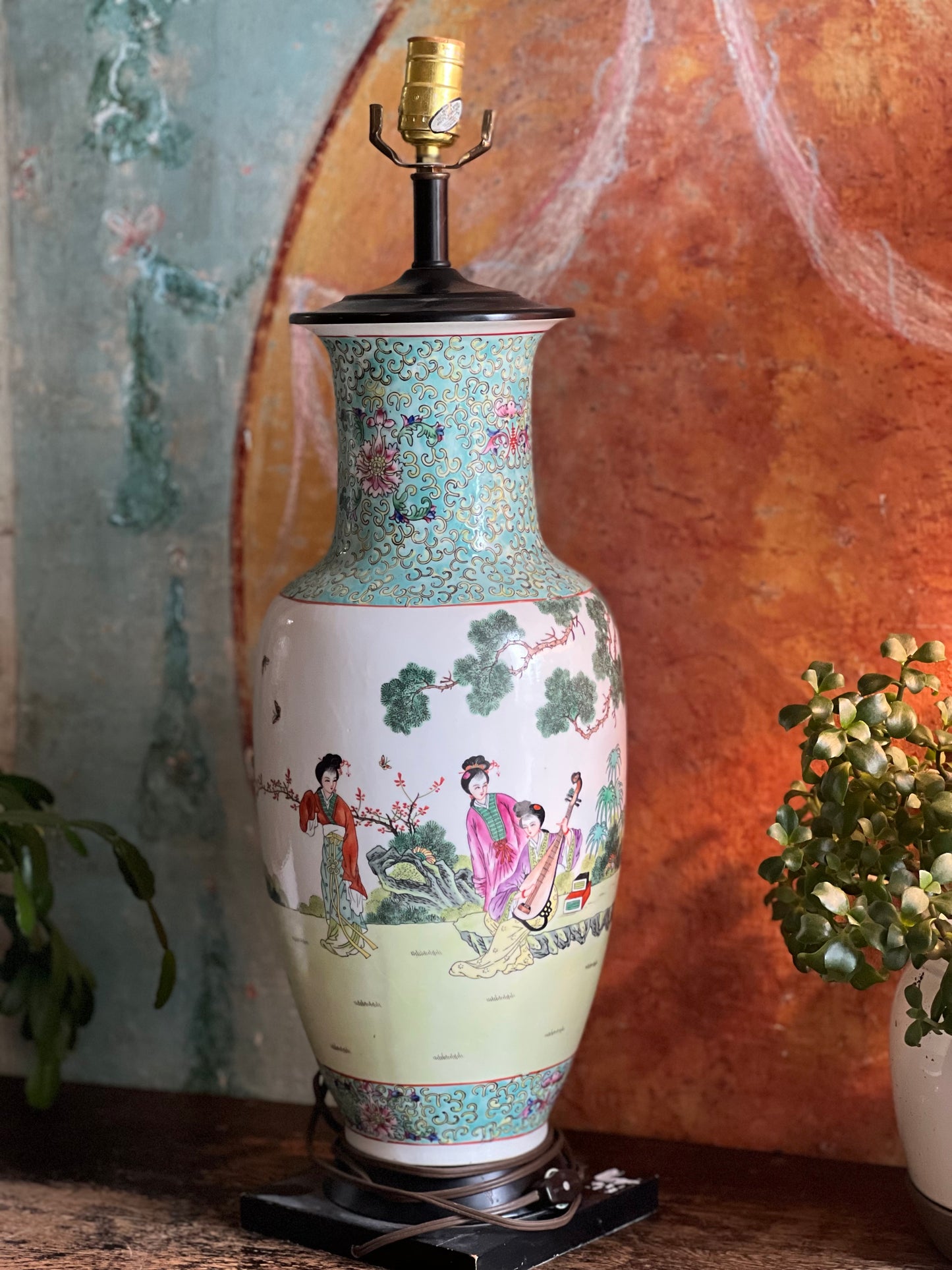 Vintage Famille Juene Lamp