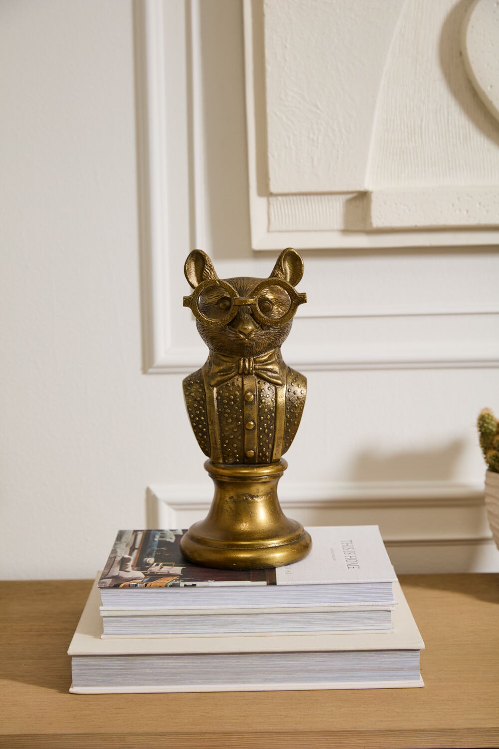 Louie Bust