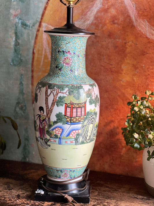 Vintage Famille Juene Lamp