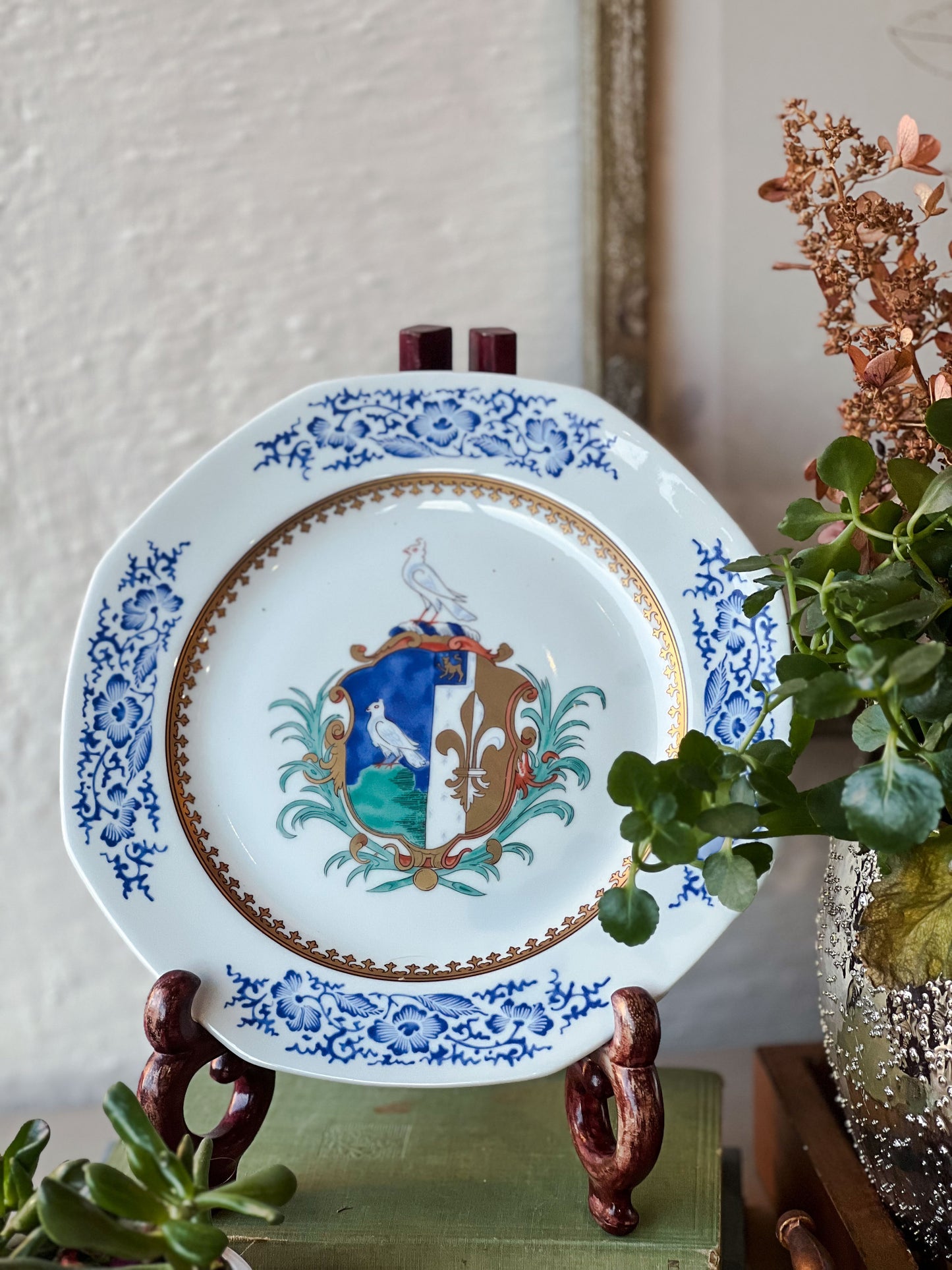 Vintage Crest Plate