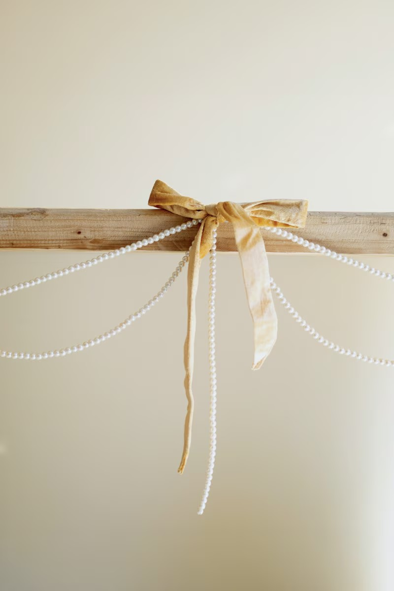Gold Velvet Bow Garland