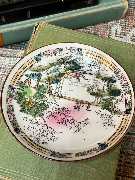 Antique Chinois Saucer  842