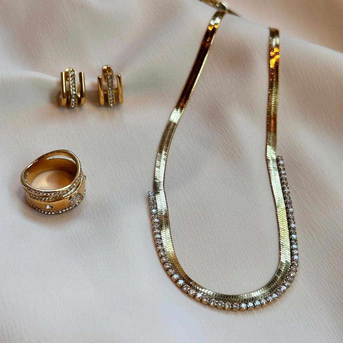 Fiona Herringbone Necklace