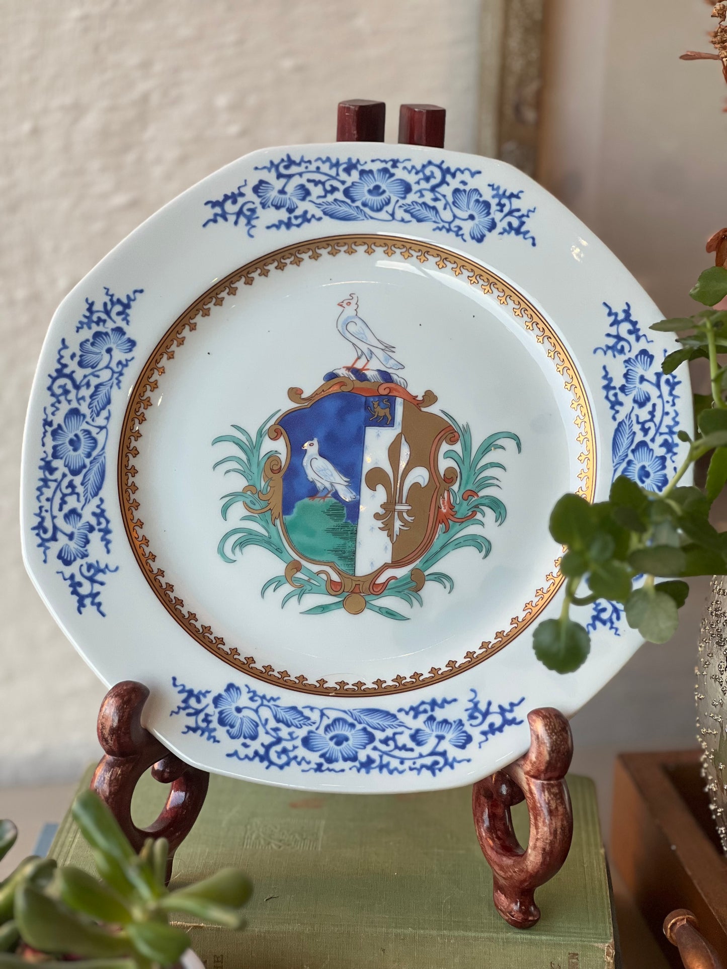 Vintage Crest Plate