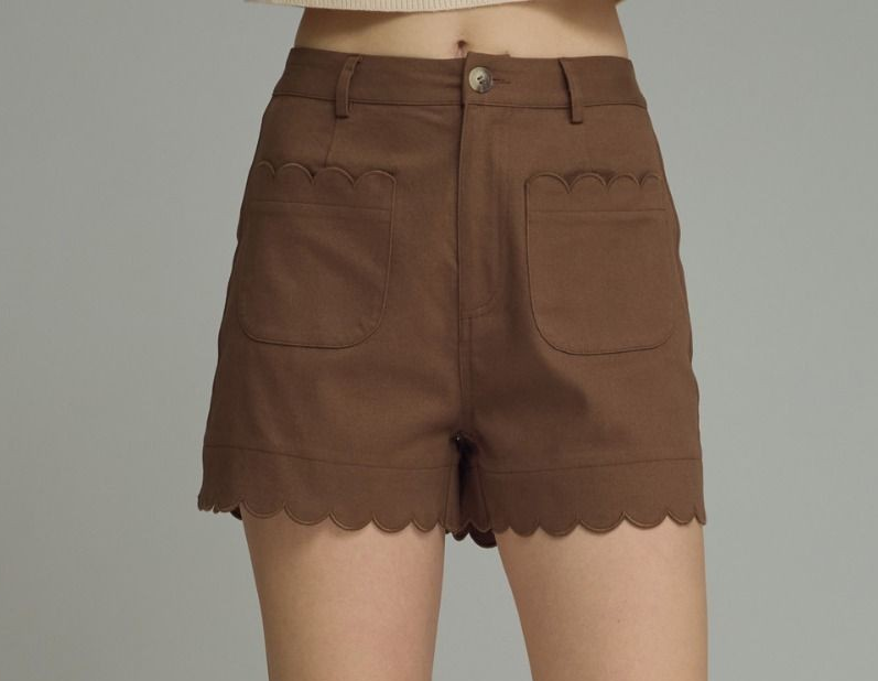 Hazelnut Scalloped Shorts