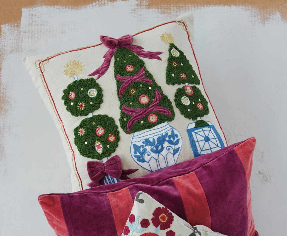 Chinois Christmas Pillow