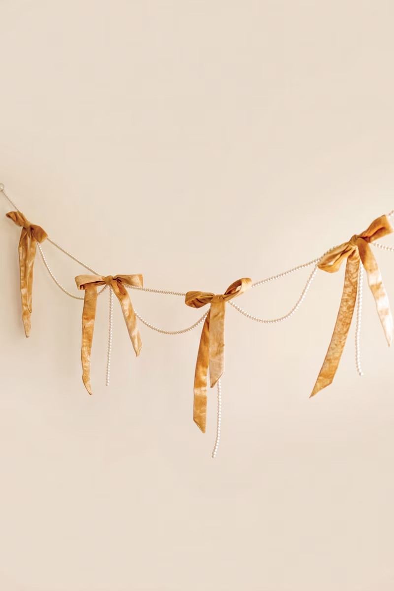 Gold Velvet Bow Garland