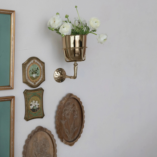 Wall Container