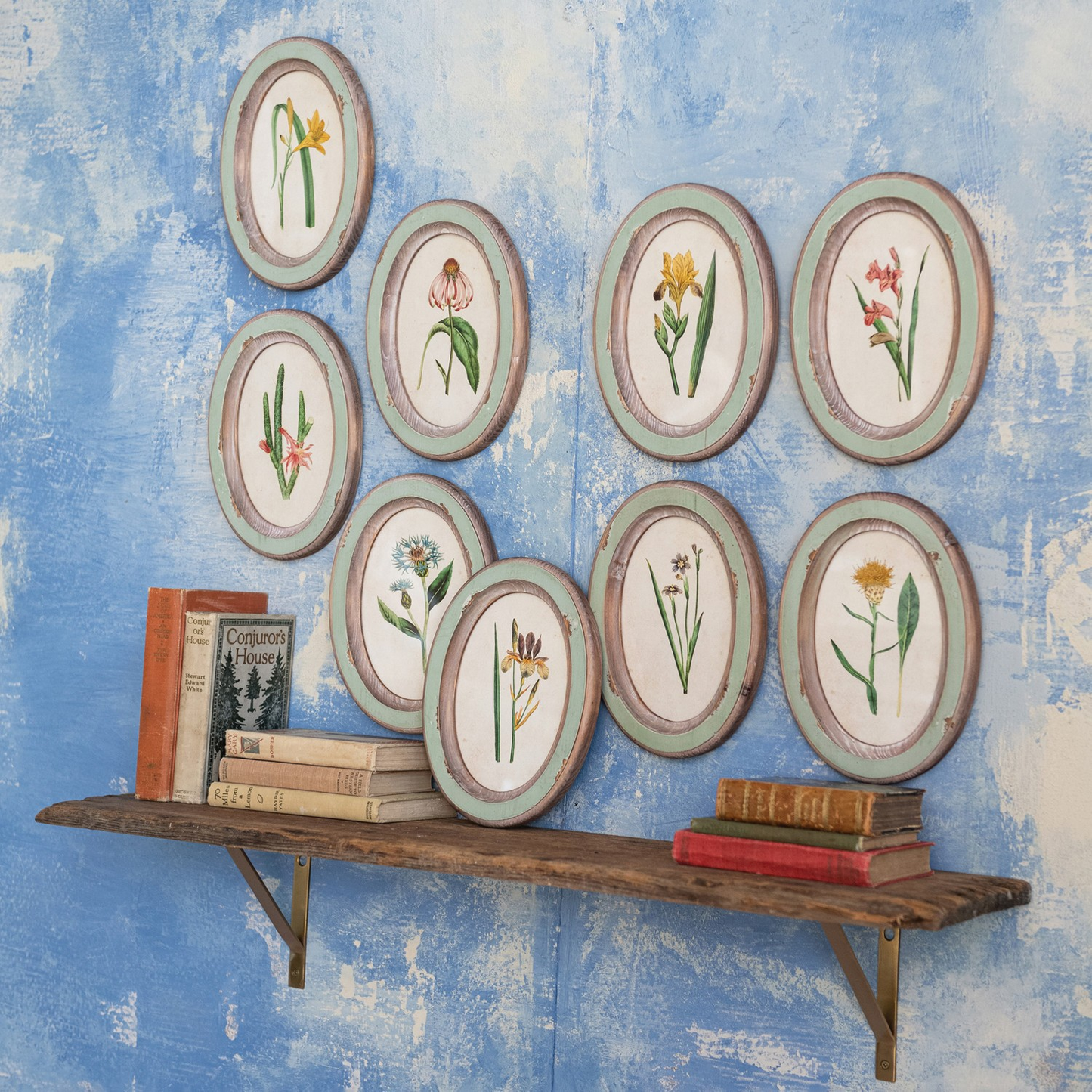 Round Framed Floral Print